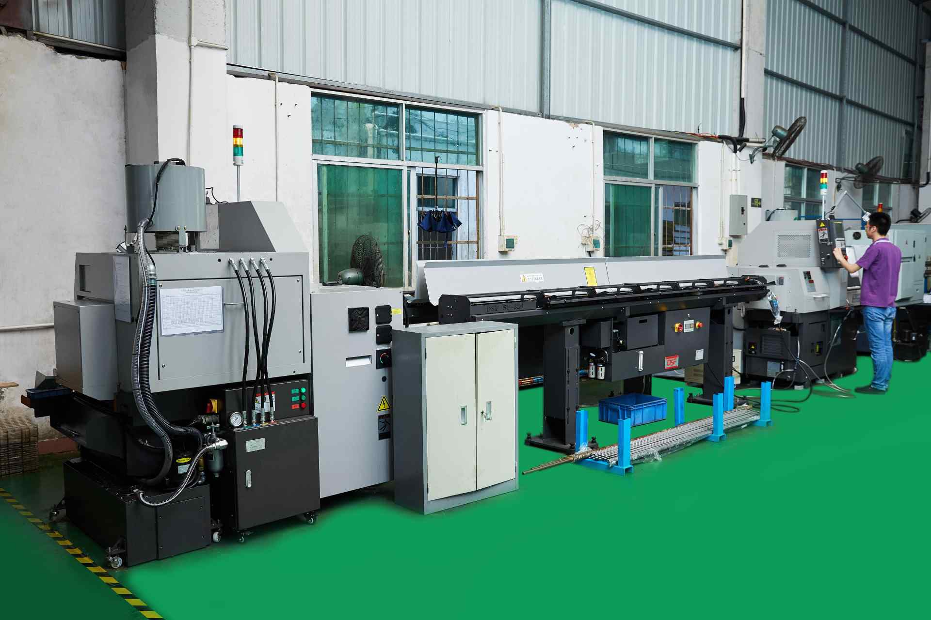 Precision CNC Tunring Center Workshop of CNC Machining China